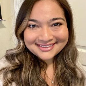 Meet your Posher, Monica